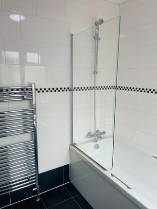 Room 5 5, Sutton Dean, Hounslow photo 5