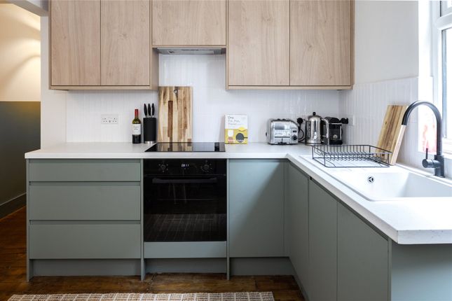 Flat for sale in Chingford Road, Walthamstow, London