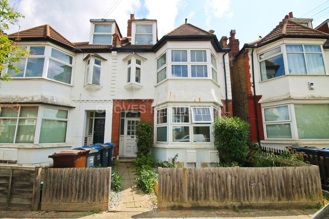 Thumbnail Flat to rent in Claremont Avenue, New Malden