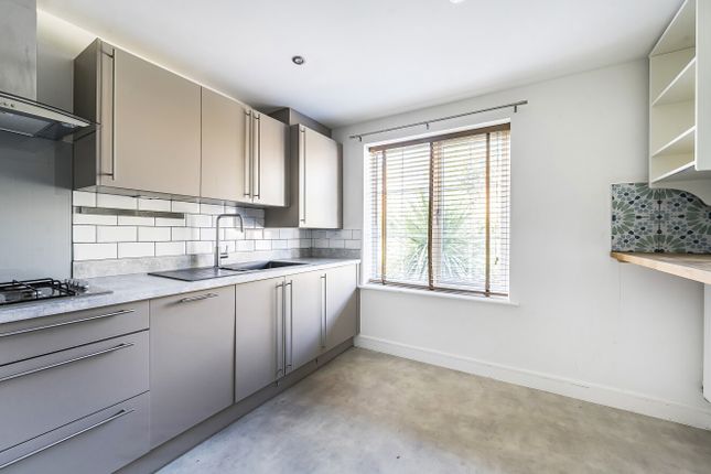 153, Fullbrook Avenue, Reading photo 4