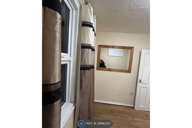 Flat, St James Court Minster Road, Sheerness photo 5