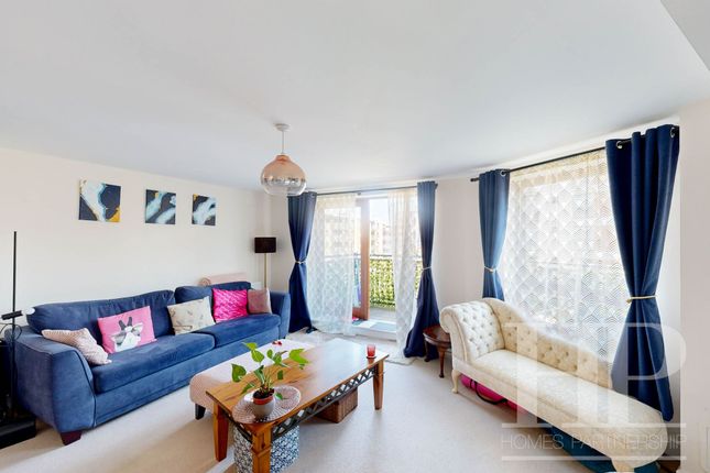 Flat 34, Finlay Court, Crawley photo 2
