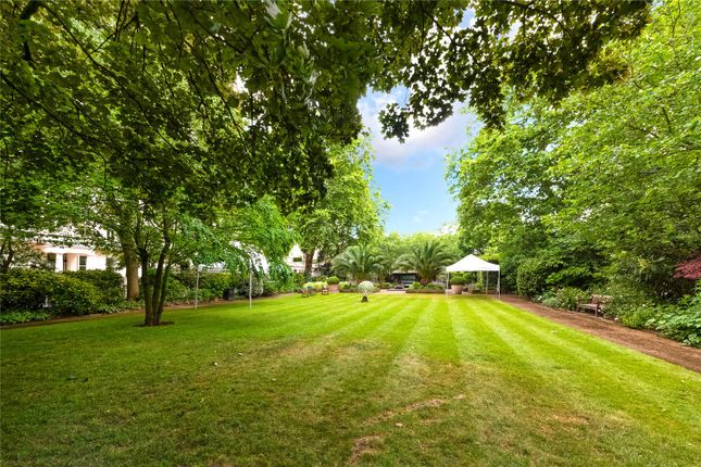 Flat for sale in Eaton Square, London