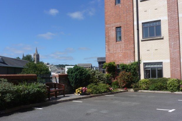 Flat to rent in Htp Apartments, Truro