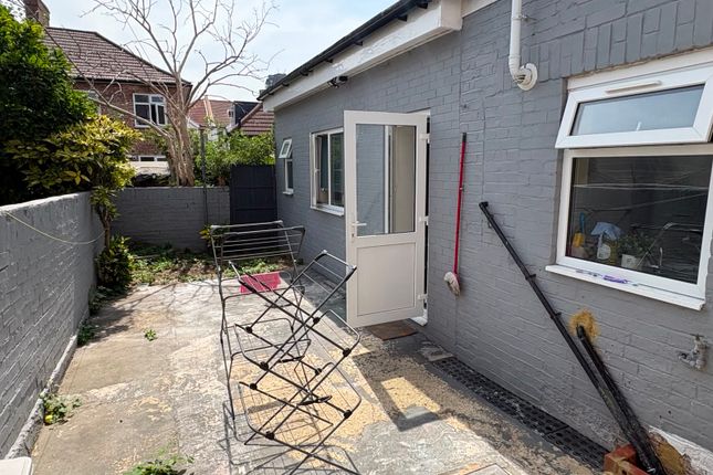 35, Avonwick Road, Hounslow photo 5