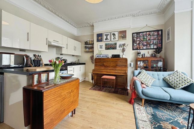 Flat 1, 11, Kilworth Avenue, Essex photo 2