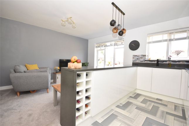 3, Glamis Close, Leeds photo 3