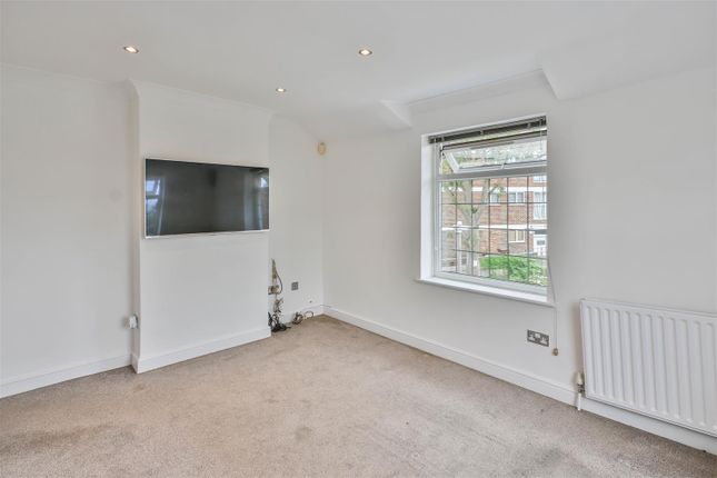40, Weald Road, Brentwood photo 4