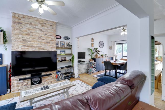 30 Jarrah Cottages, London Road, Purfleet-On-Thames photo 2
