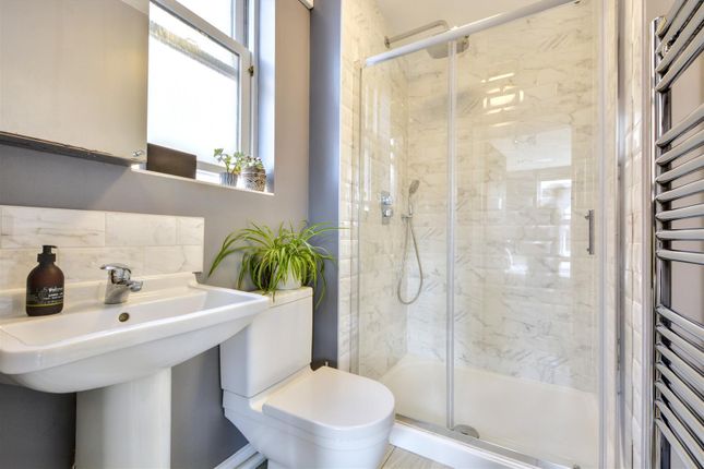 Bedroom 1 Ensuite.Jpeg