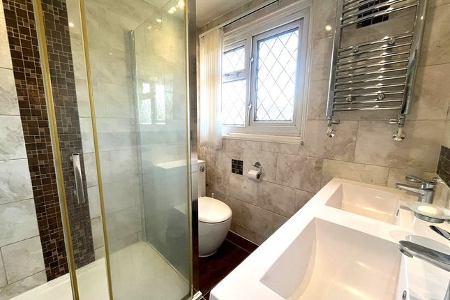2, Nottingham Close, WATFORD photo 3