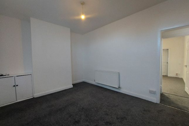 70 Piccadilly Road, Piccadilly Road, Burnley, BB11 4PP, Burnley photo 4