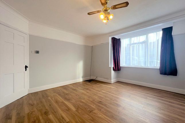 83, Parkfield Avenue, Hillingdon photo 3