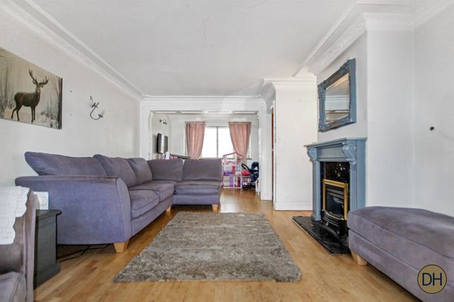 82, Queens Road, North Weald, Epping photo 4