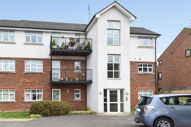 Thumbnail Flat to rent in Hawkes Court, Chesham