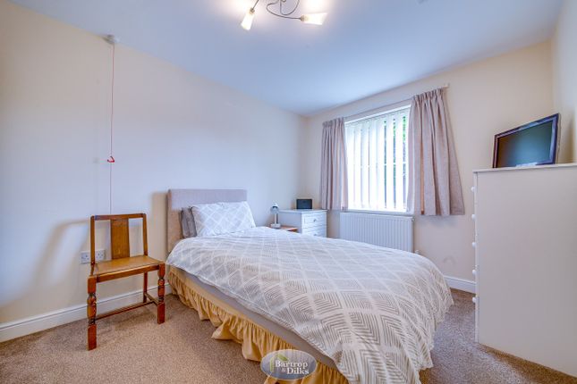 Flat for sale in Royal Court, Worksop