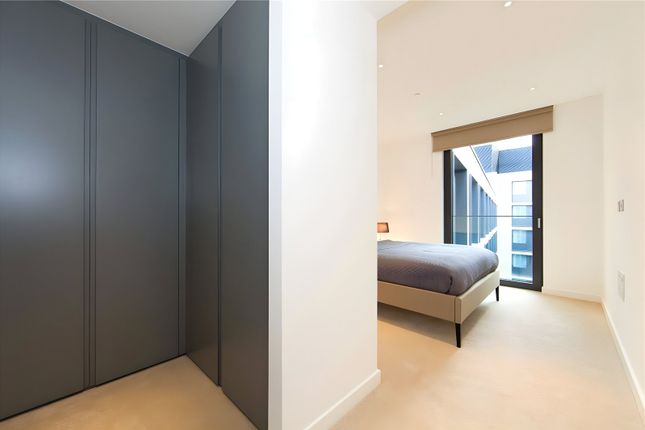 Thumbnail Flat to rent in Cashmere House, Leman Street, Whitechapel, London