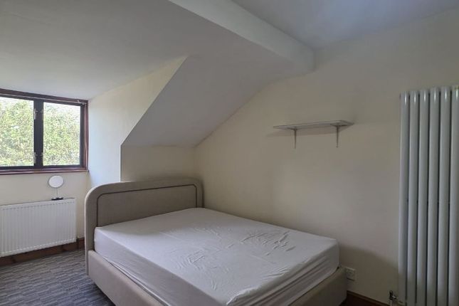 62 Station Road, London photo 4
