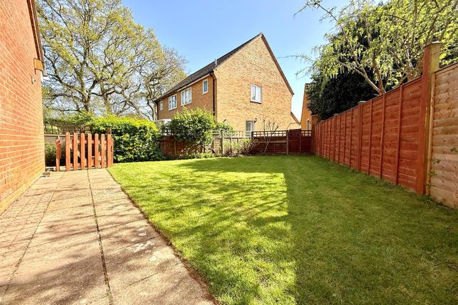 19, Wheatlands, Titchfield Common photo 3
