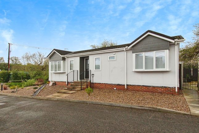 Mobile/park home for sale in Bedwell Park, Witchford, Ely