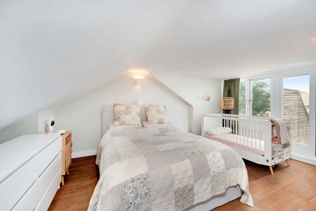 90B, Kempe Road, London photo 4