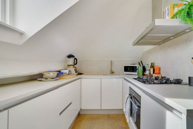 Flat 5, 69, Redcliffe Gardens, Chelsea photo 3