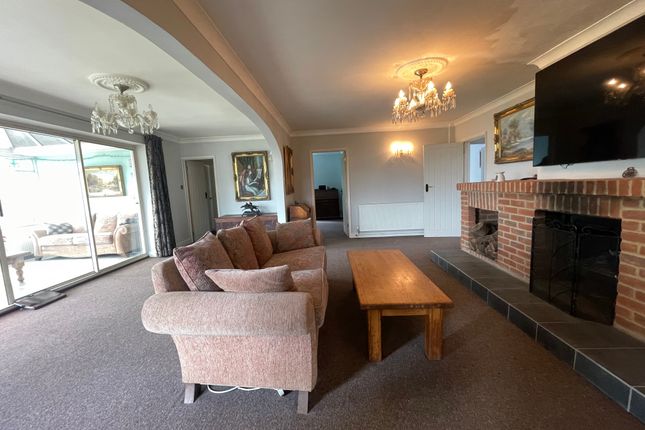6 OAKLEIGH, Woodland Way, Crowhurst photo 5