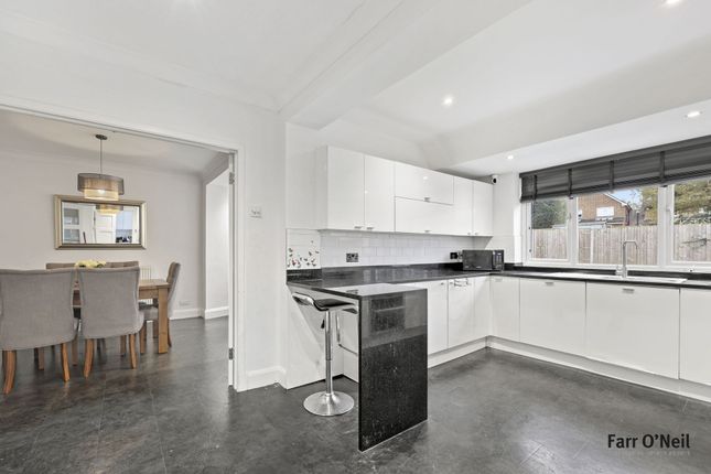 2, Tilney Drive, Buckhurst Hill photo 4