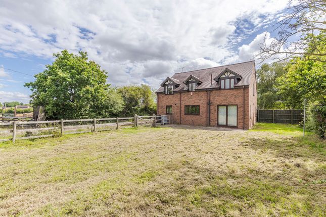 Garthmyl Wistaston Green Road, Crewe photo 4