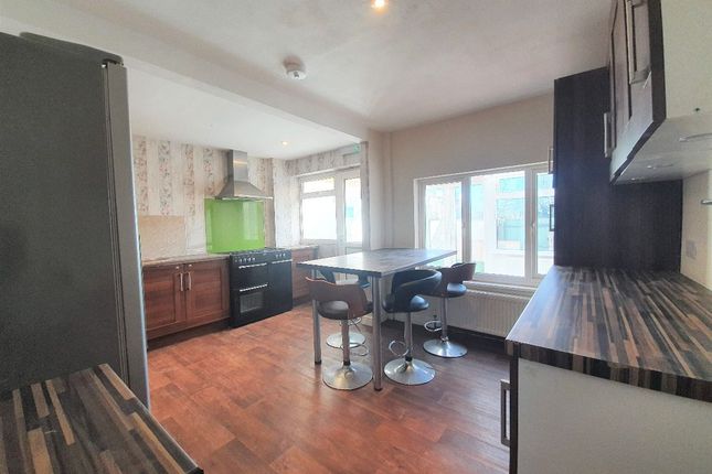 Room 1, 20 Whernside Way, Northampton photo 5