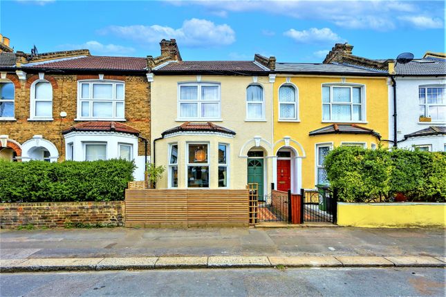 2 bed flat for sale in Brookdale Road, Catford SE6