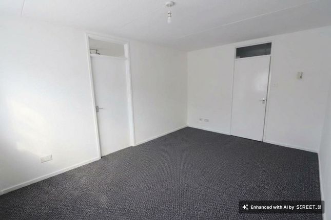 Flat 6, Silver Court, Manchester photo 3
