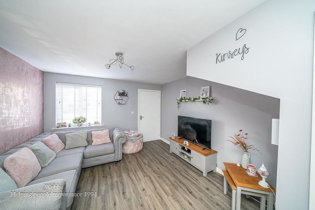 Fulmar Drive, Cannock photo 3