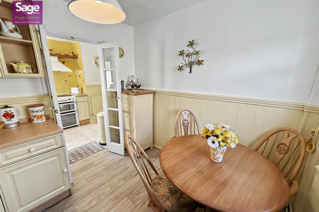 32, Risca Road, Newport photo 3