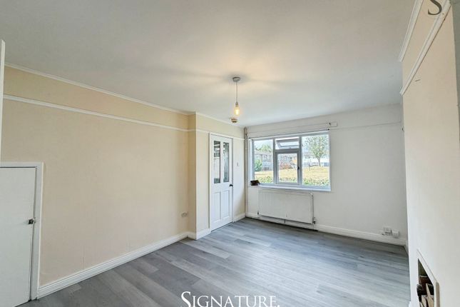28 Dupont Gardens, Leicester photo 3
