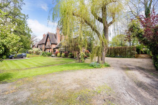 Thumbnail End terrace house for sale in East Grinstead Road, Lingfield