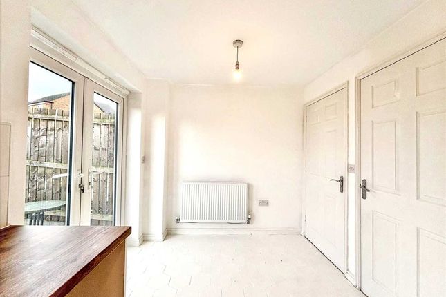 20, Manderley Gardens, Sutton In Ashfield photo 3