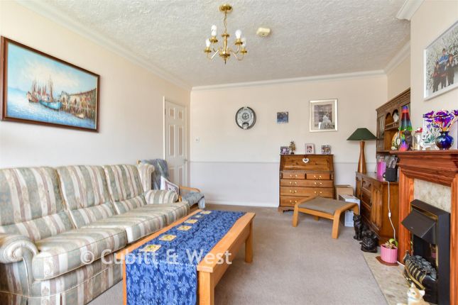 43, The Crescent, Lancing photo 3