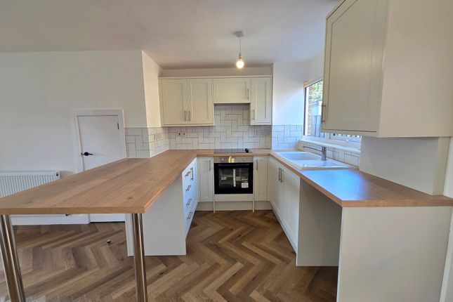 14, Lawn Close, GOSPORT photo 2