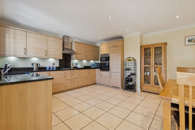 107 Parkway, Welwyn Garden City, Hertfordshire photo 4