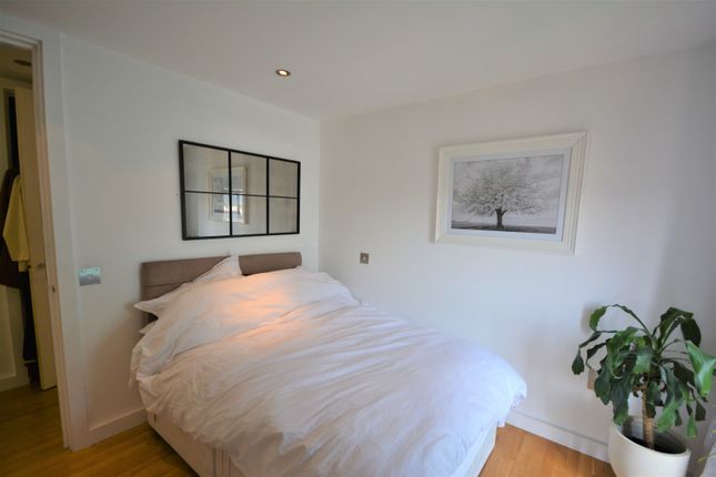 Flat for sale in Nv Building, Salford Quays, Manchester