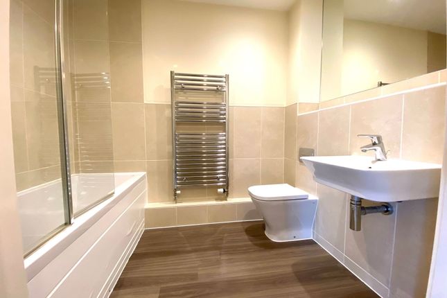2, Millpond Lane, Horsham photo 2