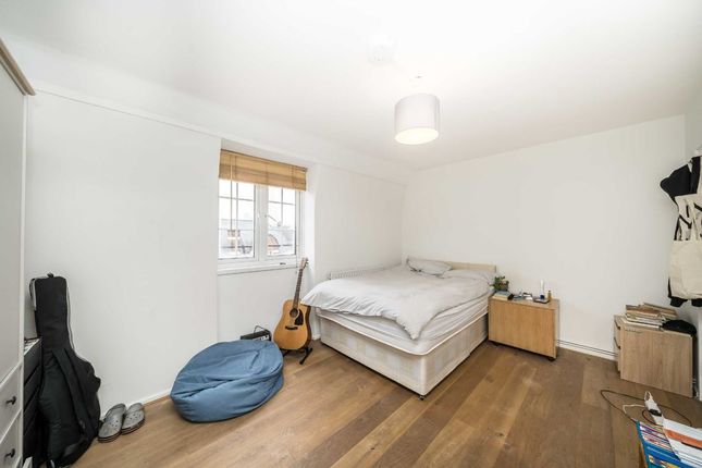 Flat for sale in George Row, London
