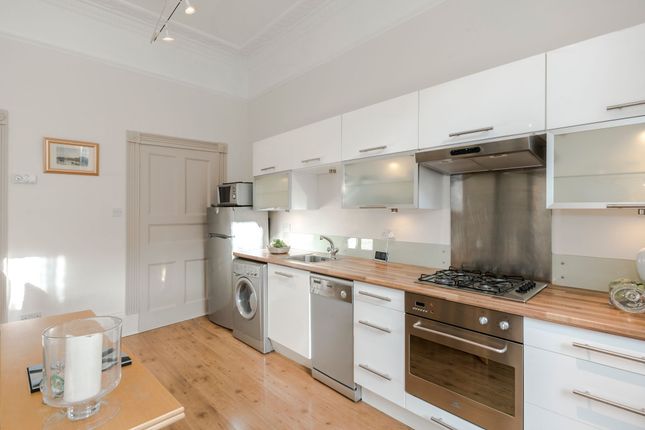 First Floor Flat, 38 York Street, London photo 4