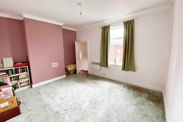 Terraced house for sale in New Street, Grantham
