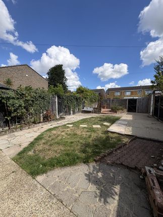 32, Daffodil Walk, Lowestoft photo 5