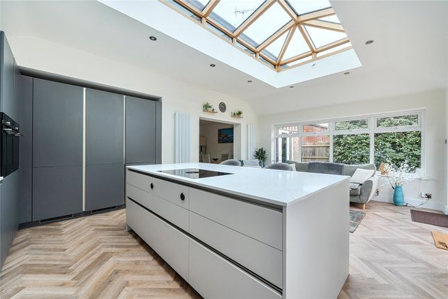 277, Finchampstead Road, Wokingham photo 3