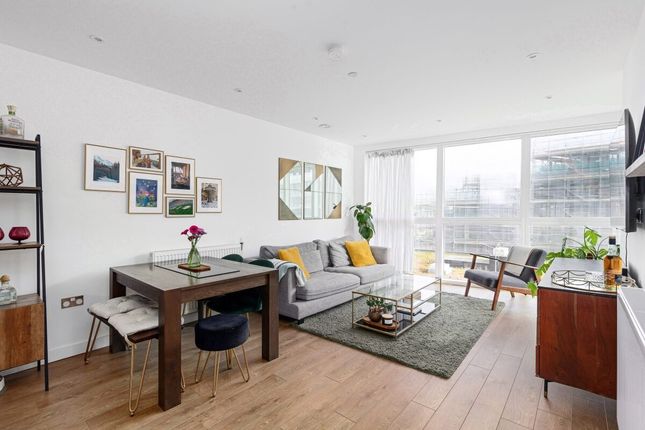 Flat for sale in Iverson Point, River Gardens
