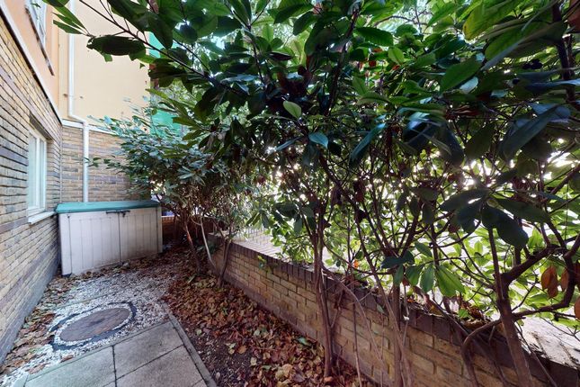 Becquerel Court, West Parkside, LONDON photo 5
