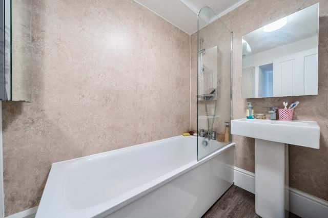 Flat D, 79, High Street, Witney photo 3
